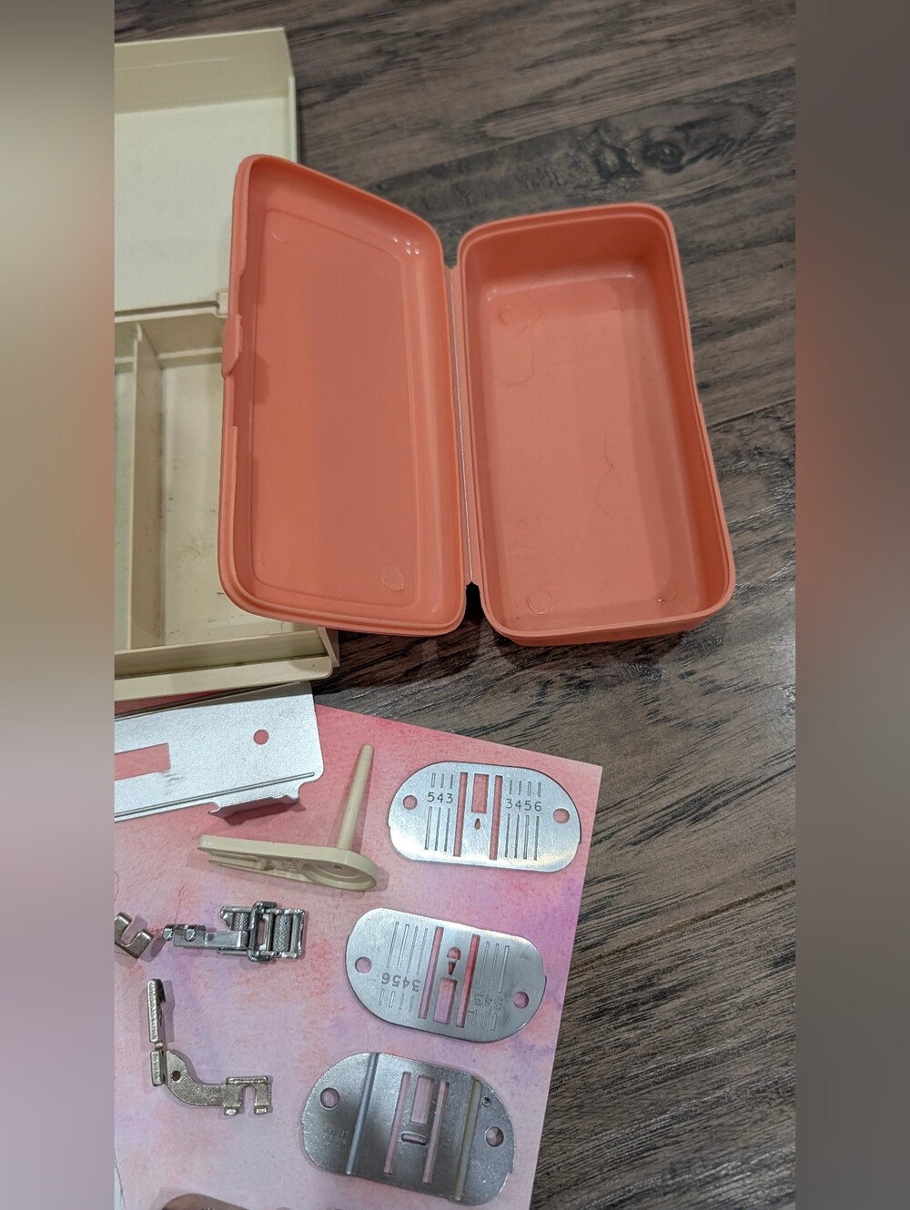 Singer Sewing Machine Vintage Accessory Kit Parts In Storage Containers - Picture 4 of 6